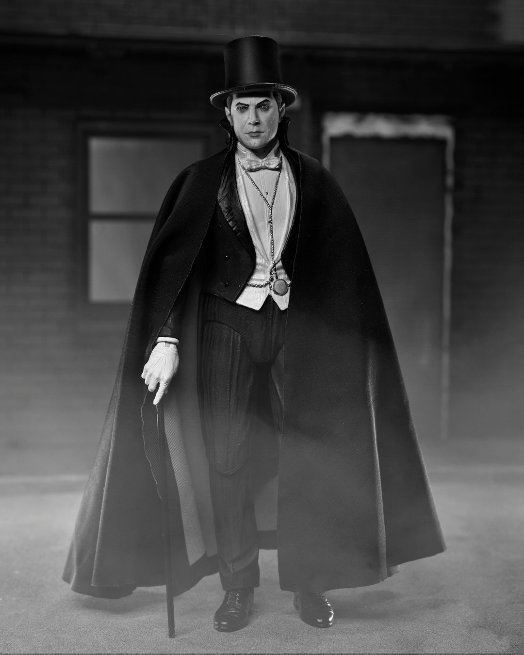 NECA Universal Monsters (Black & White) Dracula (Carfax Abbey) Ultimate 7" Scale Action Figure