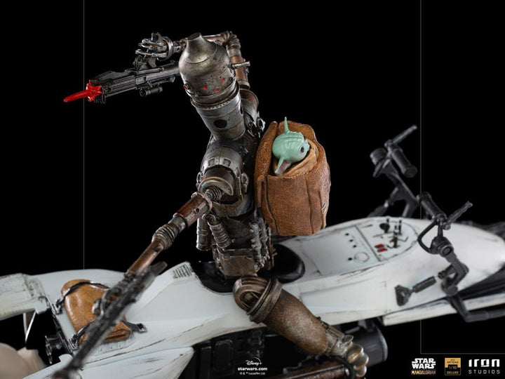 Iron Studios Star Wars The Mandalorian IG-11 and The Child 1/10 Deluxe Art Scale Limited Edition Statue
