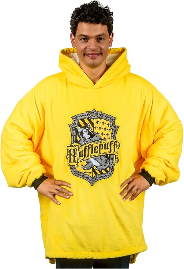 Harry Potter: Hufflepuff Oversized Hoodie Blanket