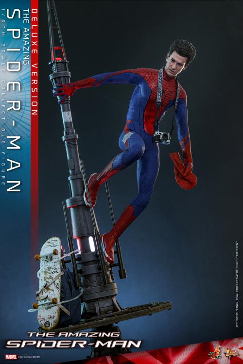 Hot Toys The Amazing Spider-Man Spider-Man Deluxe 1/6th Scale Figure