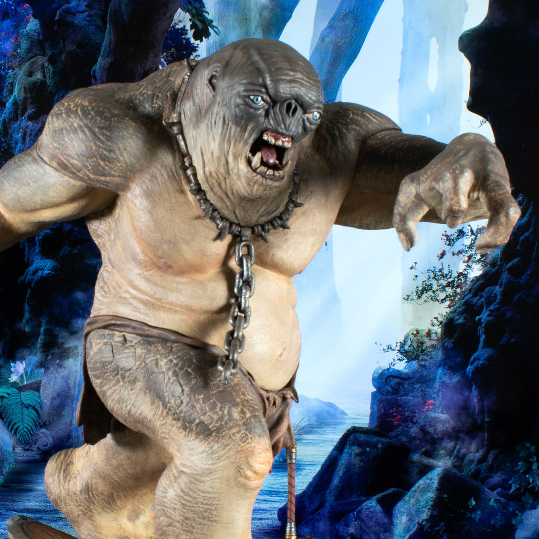 The Lord of the Rings Gallery Cave Troll Figure Diorama