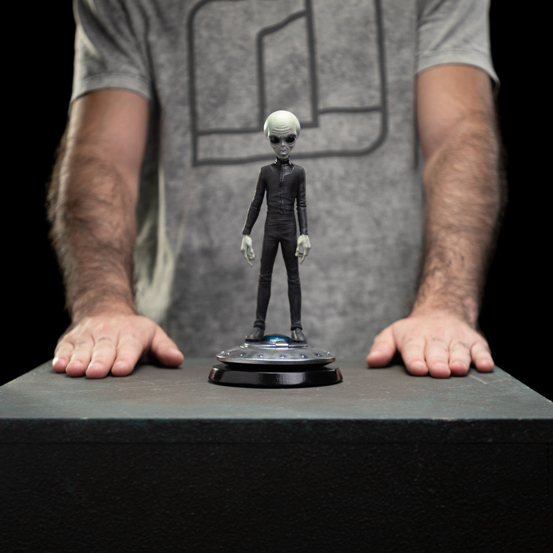 Iron Studios I Want to Believe Alien (Grey) 1/10 Art Scale Limited Edition Statue