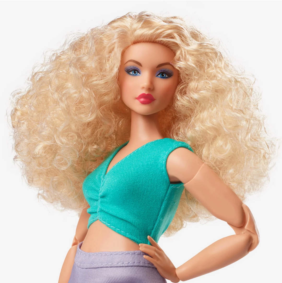 Barbie Signature Barbie Looks Doll Curvy, Curly Blonde Hair