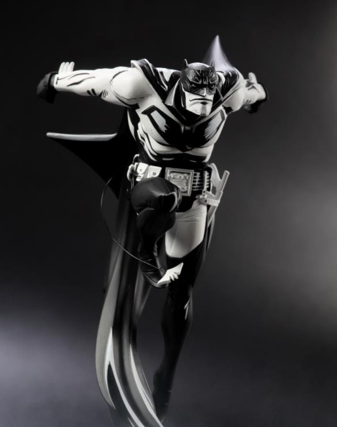 Batman White Knight Batman Black & White Batman (Sean Murphy Sketch Edition) 1/10 Scale Limited Edition Statue