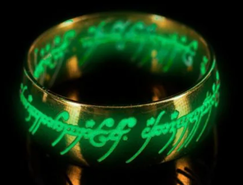 Official The Lord of the Rings One Ring Glow in the Dark Replica