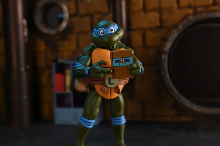 NECA Teenage Mutant Ninja Turtles Cartoon Leonardo (VHS) Ultimate 7” Action Figure