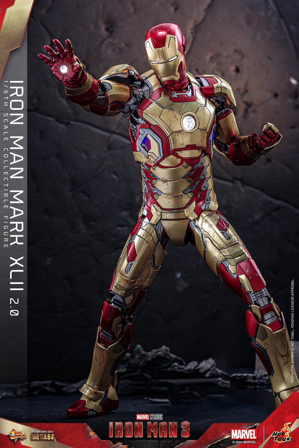 Hot Toys Iron Man 3 Iron Man Mark XLII (2.0) 1/6th Scale Figure