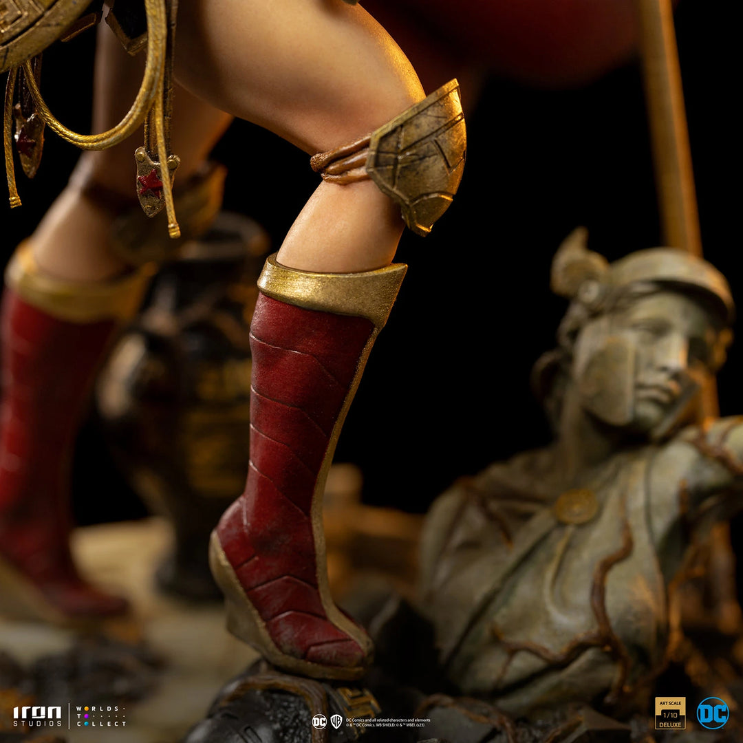 Iron Studios DC Comics Wonder Woman Unleashed 1/10 Deluxe Art Scale Statue