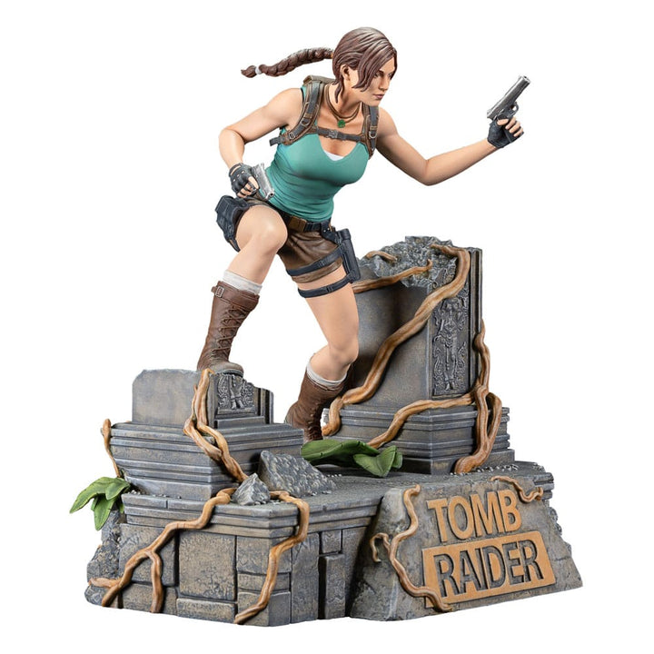 Tomb Raider Lara Croft Statue