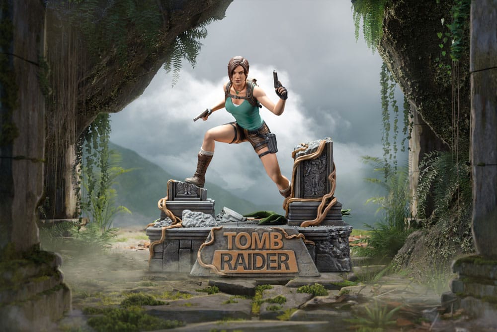 Tomb Raider Lara Croft Statue