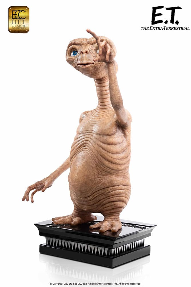 E.T. The Extra-Terrestrial Life-Size Statue E.T