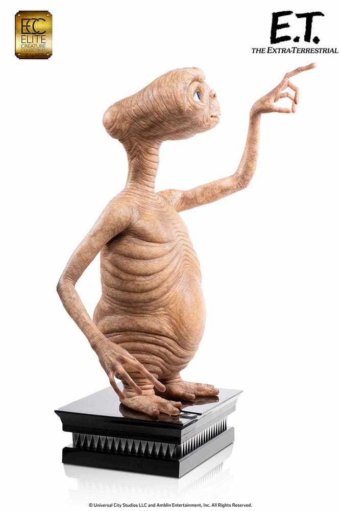 E.T. The Extra-Terrestrial Life-Size Statue E.T