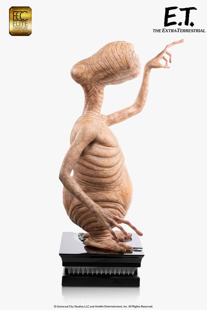 E.T. The Extra-Terrestrial Life-Size Statue E.T