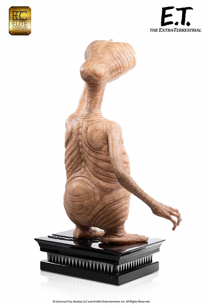 E.T. The Extra-Terrestrial Life-Size Statue E.T