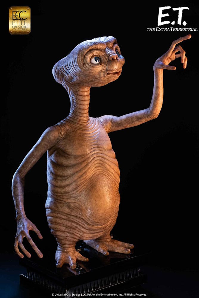 E.T. The Extra-Terrestrial Life-Size Statue E.T