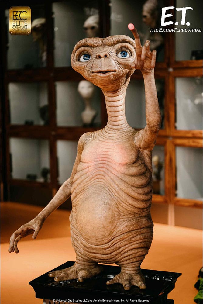 E.T. The Extra-Terrestrial Life-Size Statue E.T