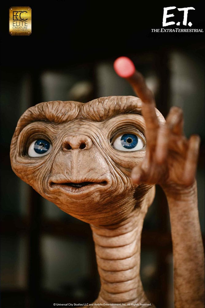 E.T. The Extra-Terrestrial Life-Size Statue E.T