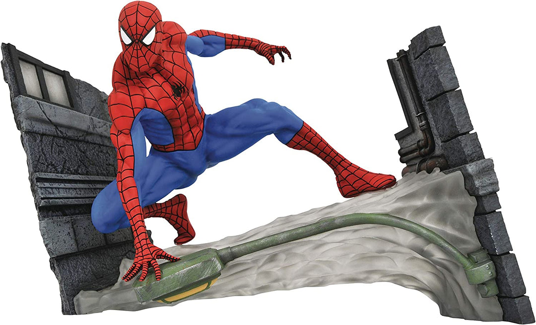Diamond Select Marvel Gallery Spider-Man Webbing Comic PVC Diorama
