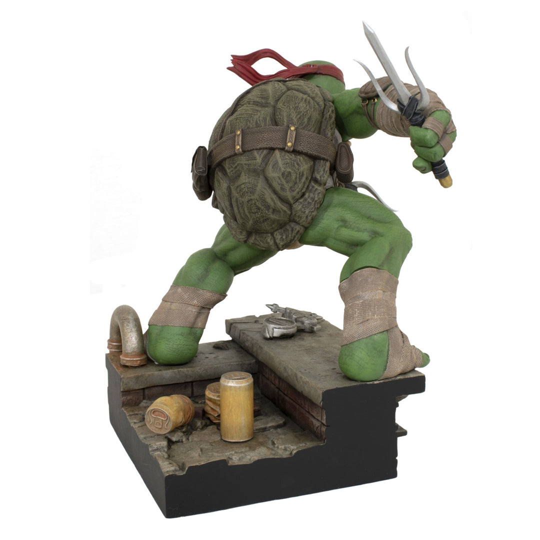 Diamond Select Teenage Mutant Ninja Turtles Gallery Raphael Figure Diorama