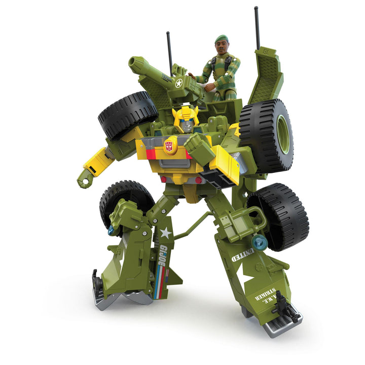 Hasbro Transformers Collaborative: G.I. Joe Mash-Up, Bumblebee A.W.E. Striker & Lonzo “Stalker” Wilkinson Action Figure